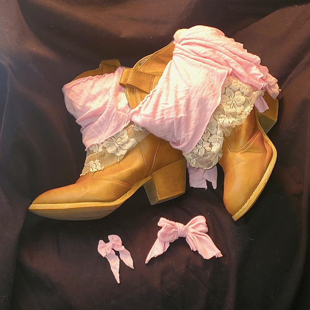 BOOT BLING!!! Adjustable size One size fits  xs-2x